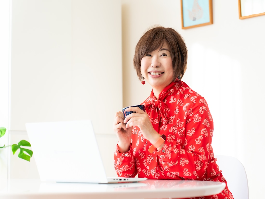 会社員時代から学びに投資し、52歳で断捨離トレーナーとして活動開始